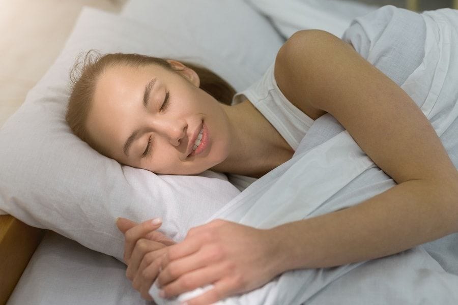 como dormir mejor posicion