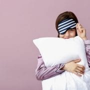 Esta es la mejor posición para dormir bien y descansar