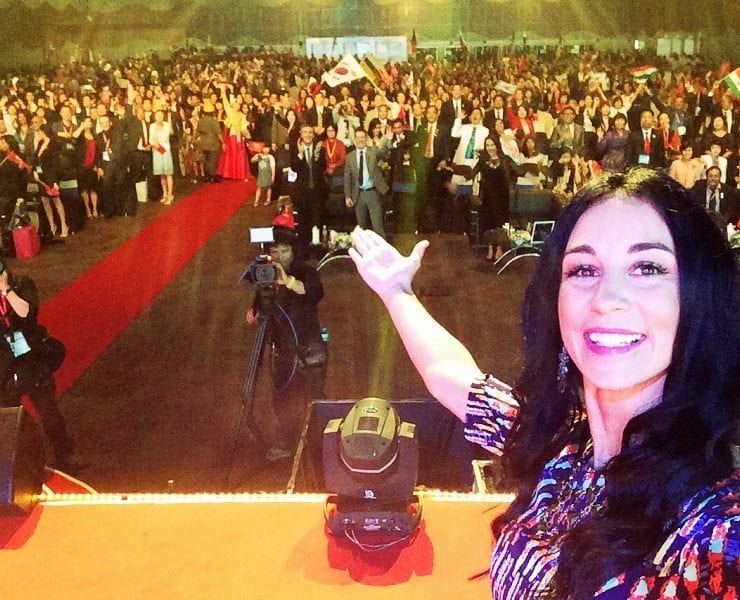 Conoce a Jenna Lisonbee la empresaria que dirige la Fundación 4Life