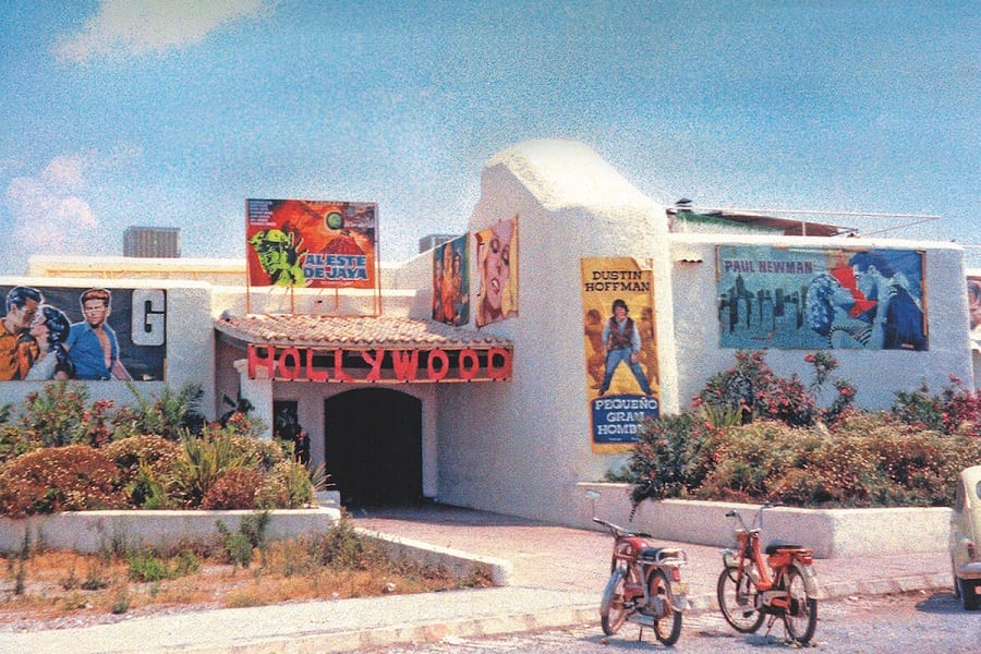 Pacha Ibiza en una fiesta de los años setenta dedicada al cine