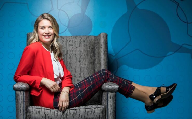 Sarai Jacobs es un vivo ejemplo de cómo una influencia positiva puede ayudarnos a construir una empresa exitosa. Hija de la destacada líder y empresaria, Angels Muñoz, primera Diamante Platino de Europa, Sarai ha heredado no solo la visión de su madre, sino también su pasión por el Network Marketing
