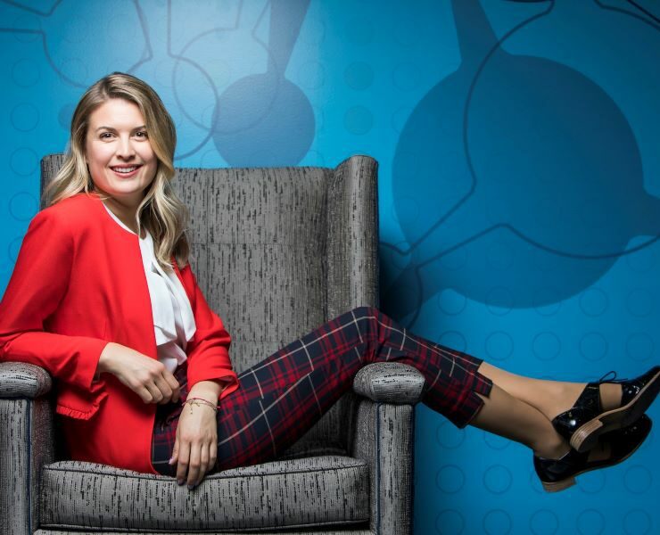 Sarai Jacobs es un vivo ejemplo de cómo una influencia positiva puede ayudarnos a construir una empresa exitosa. Hija de la destacada líder y empresaria, Angels Muñoz, primera Diamante Platino de Europa, Sarai ha heredado no solo la visión de su madre, sino también su pasión por el Network Marketing